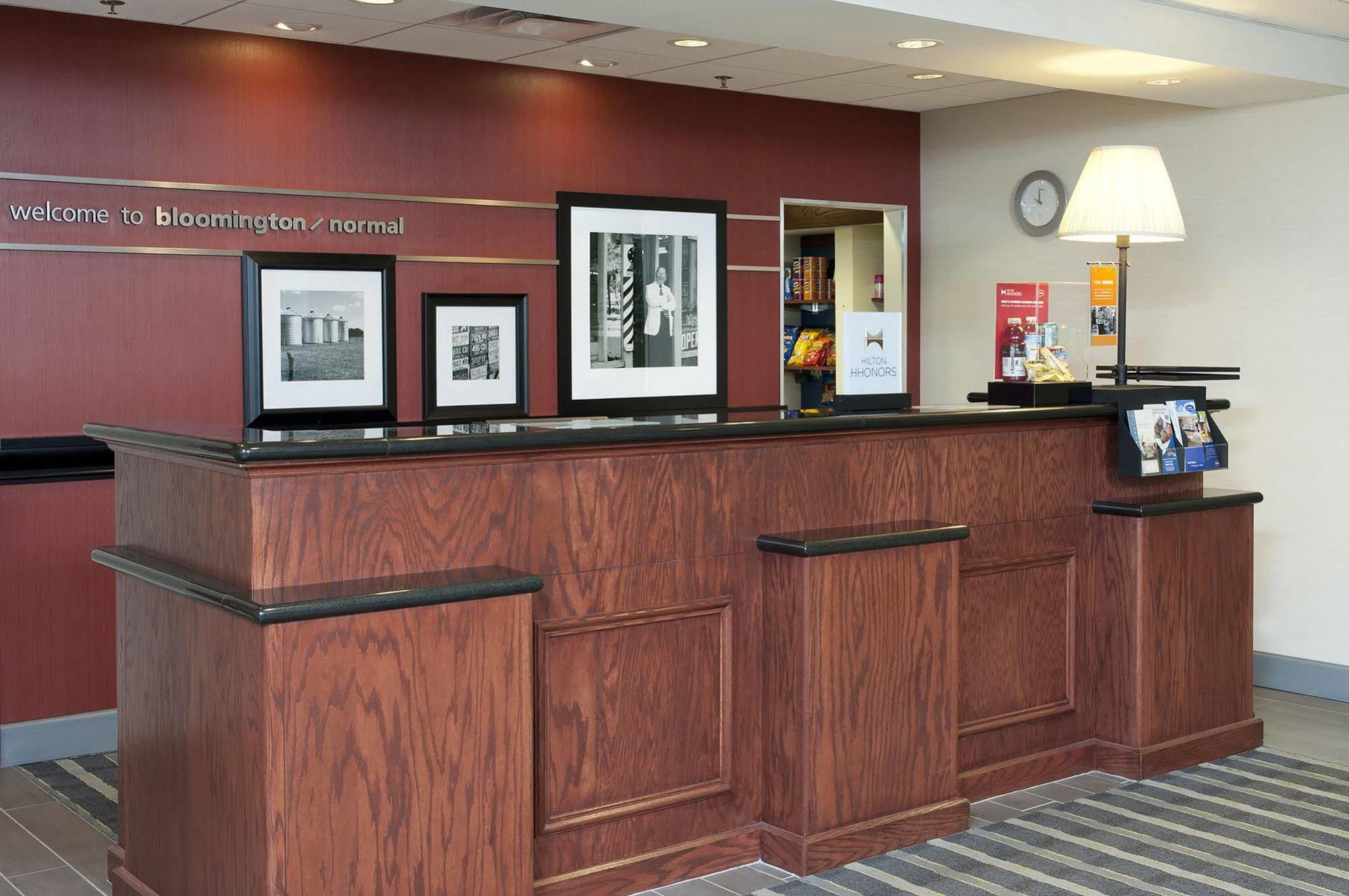 Hampton Inn & Suites Bloomington-Normal Exterior foto